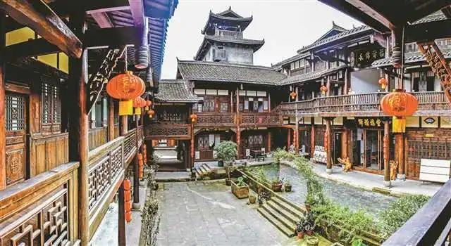 逃离空的老房子